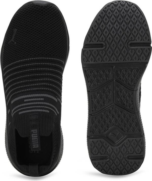 Softride Pro Echo Slip-On Running Shoes For Men(Black)